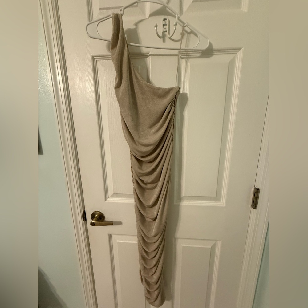 One shoulder going out dress